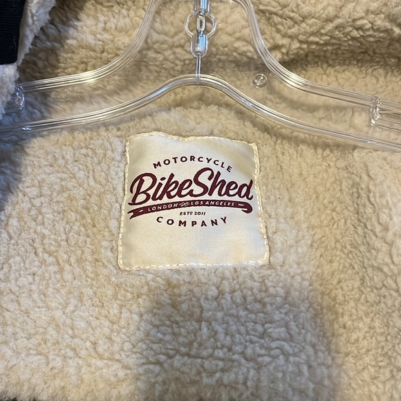 Bike Shed women’s motorcycle jacket with removable armour - Picture 4 of 8